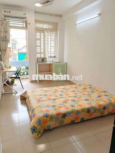 Căn hộ ban công, full nội thất máy giặt riêng gần ngã tư Phú Nhuận
