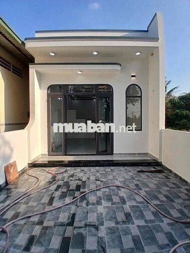 Chính chủ cần tiền bán gấp nhà 1 trệt 1 lững ở TT chơn thành