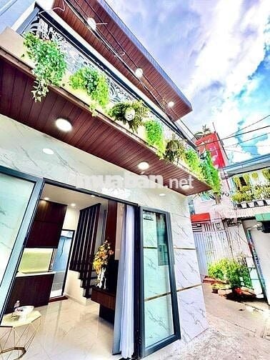 Nhà Mới Hoàng Hoa Thám sát hẻm xe hơi