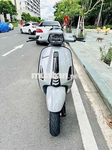 Vespa Sprint S125 xám xi măng cuối 2022