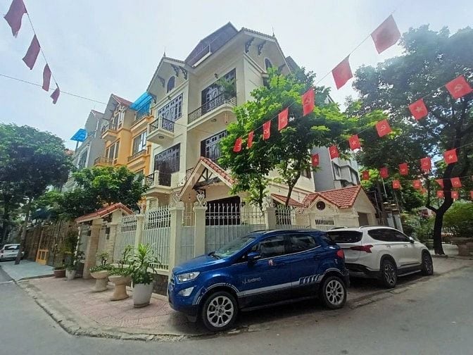 BÁN BIỆT THỰ MỸ ĐÌNH – LÔ GÓC – GẦN CÔNG VIÊN HỒ ĐIỀU HÒA CẦU GIẤY
