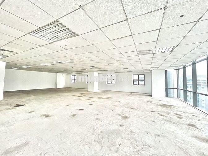 Cho thuê văn phòng hạng B+ CMC Tower Duy Tân vị trí trung tâm, giá tốt