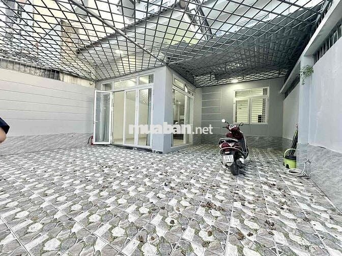 CHO THUÊ NHÀ SÂN 3 OTO, Đ24 LINH ĐÔNG,GẦN PHẠM VĂN ĐỒNG