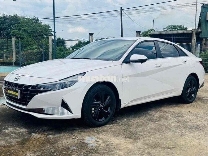 Hyundai Elantra 2024 1.6 AT Tiêu chuẩn  - 31000 km