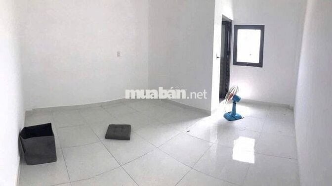 Cho thuê nhà nguyên căn Chợ Hưng Long - 1 trệt 2 lầu, 4 phòng ngủ lớn