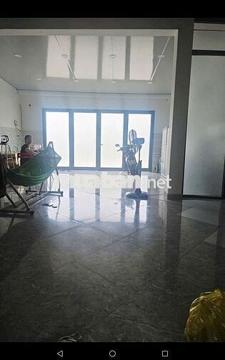 NHÀ 1 SẸC 90M2+SÂN SAU 200M2 HẺM XE HƠI KẾ CẦU ÔNG BỐN 1348 LÊ V LƯONG