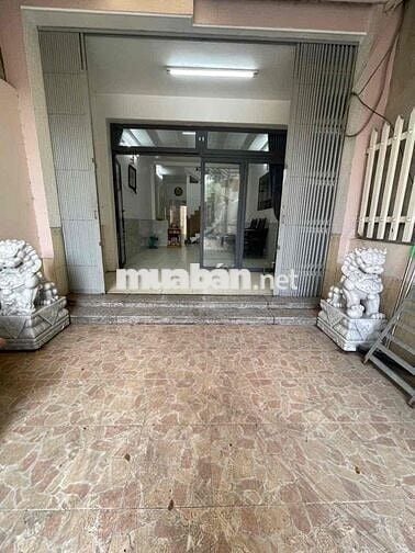 nhà 4x33m 1 lầu 2 phòng ngủ có sân trước sân sau