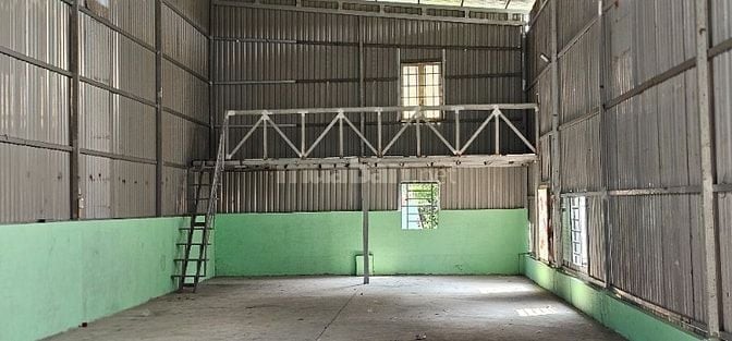 Nhà xưởng cho thuê phường hiệp thành quận 12 dt: 250m giá 12 triêu