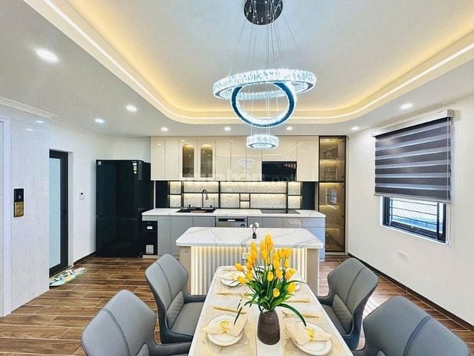 Bán gấp nhà Nguyễn Khánh Toàn ngõ thông gần phố kinh doanh 60m² x 5 tầ