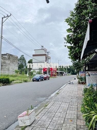 BÁN LÔ ĐẤT SIÊU ĐẸP NGAY CHỢ ĐÊM BÀU BÀNG