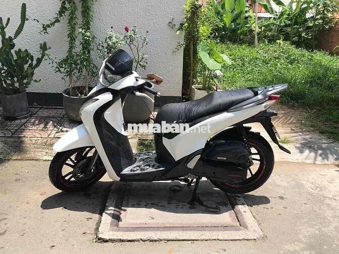 XE GIA ĐÌNH SỬ DỤNG SH150i-ÁO Ý-KHÓA SMAKEY