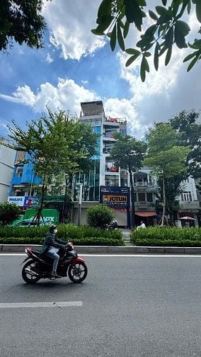 Mặt Phố Kim Mã - Vỉa Hè 10m - Đầu Tư Kinh Doanh Bất Chấp 55M2 x 19 Tỷ.