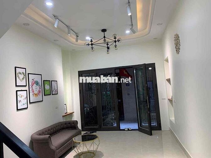 Hot! Vũ Tông Phan, 30m ra mặt phố, ngõ 2,5m, ngõ thông, nhà đẹp. 8 tỷ