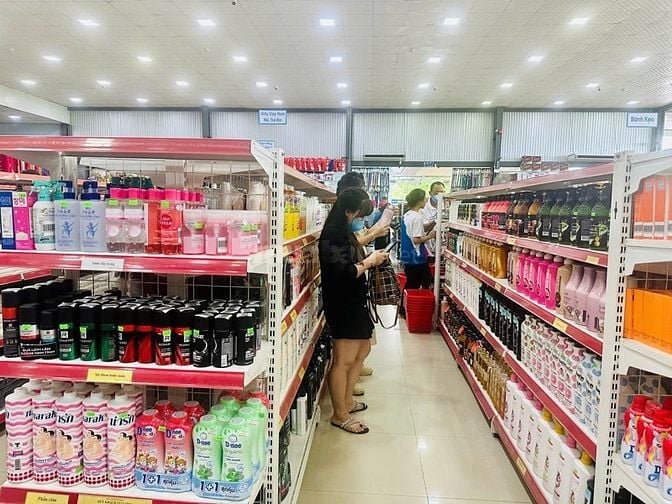 CẦN TUYỂN GẤP 3 LAO ĐỘNG PHỔ THÔNG TẠI CỬA HÀNG TIỆN LỢI