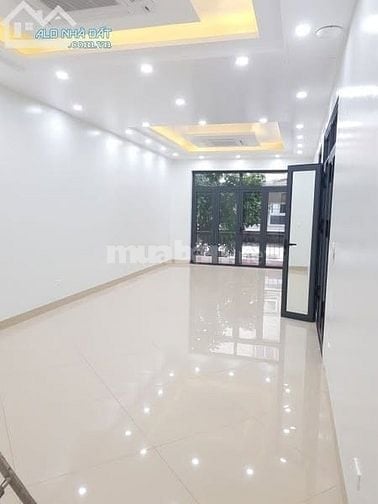 Cho thuê nhà ngõ 170 hoàng ngân 48m x6T , ô tô đỗ cửa