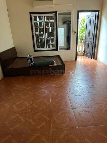 Cho thuê nhà ngõ 462 Bạch Đằng, gần Viện TW 108