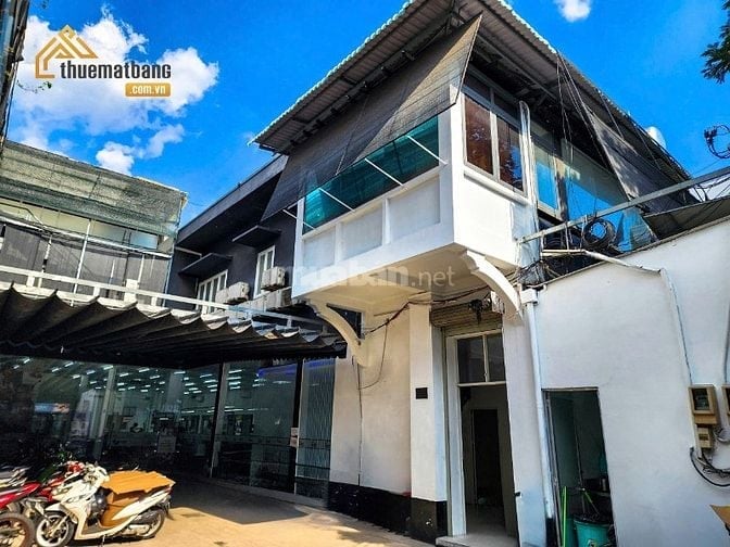 CHO THUÊ VĂN PHÒNG 300M2 TẠI TÔN ĐẢN QUẬN 4