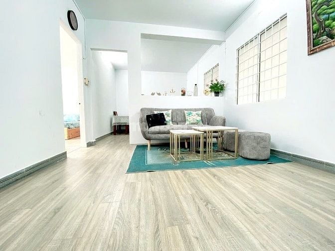 Căn hộ  Bàu cát,Tân BÌnh: 2p ngủ, NTCB, ban công, 6,8tr