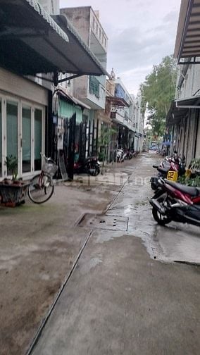 Bán nhà HXH 5m, dt 4x10.7 , đ. Số 9 BHH,  gần kênh tham lương, shr
