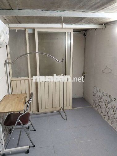 Phòng dưới đất gác xuốt khu an ninh