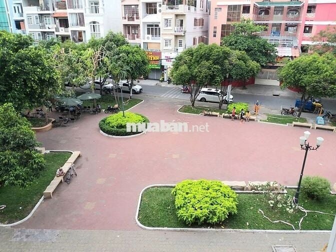 Phòng Ban công, view Công Viên, Ngay tòa nhà Viettel, Vincom 3 Tháng 2