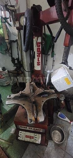 Máy ra vào lốp xe máy và Xe Ô tô