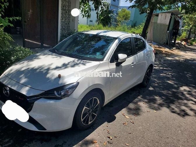 Mazda 2 2024 Luxury - 10000 km