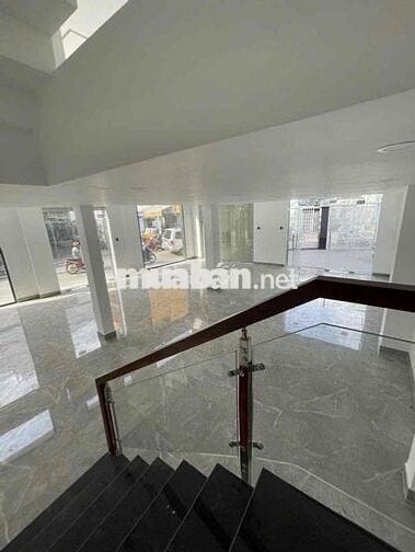 Cho thuê nhà Góc Mặt Tiền Trịnh Đình Trọng, Tân Phú, 10x17m nhỉnh 4x