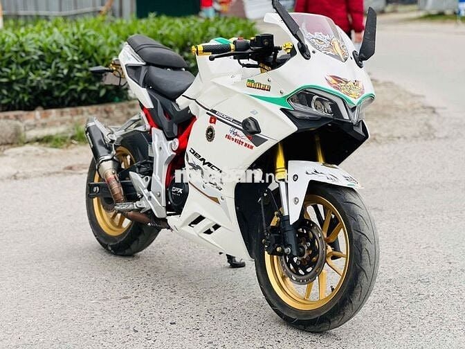 GPX DEMON 150 MÀU TRÁNG DÁN XE CHẠY KHOẺ CỰC BỐC