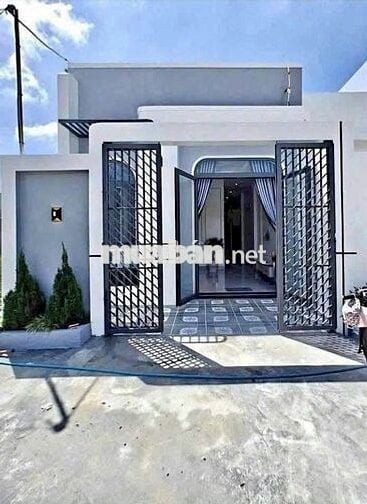 Ngân hàng thanh lý căn nhà cấp 4 ngay đường Tân Liêm - SHR - 920 TR