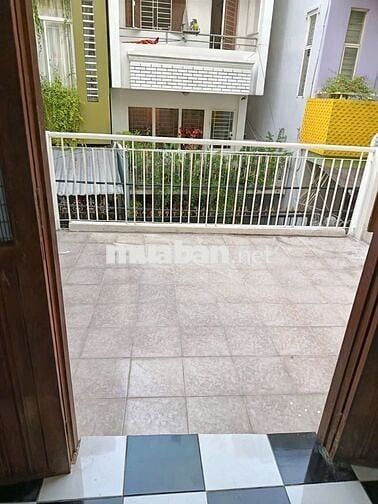 Thạch Thị Thanh, Q1, 1 trệt + 1 lầu, 4.5 x 18m