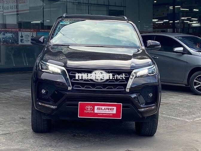 Fortuner 2020 2.4G 4x2 AT - 46.956 km - Còn Giảm