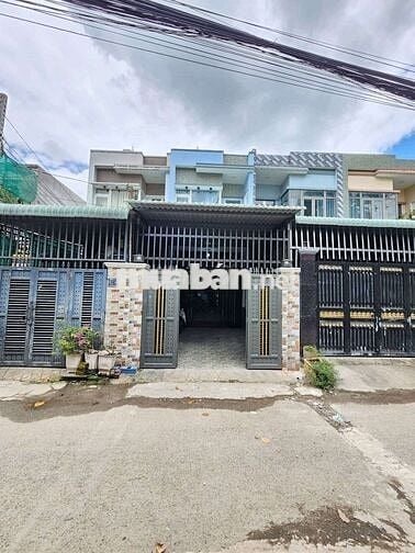 Nhà phố 95m hoàn công gần làng đại học quốc gia và BigC Go Dĩ An