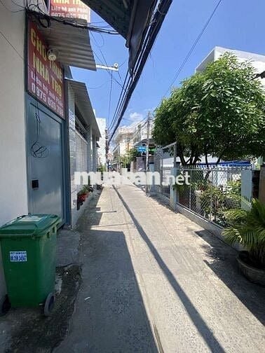 Chủ bán gấp nhà cấp bốn 200m2, 3pn, hẻm xe hơi,  Huỳnh Tấn Phát Quận 7