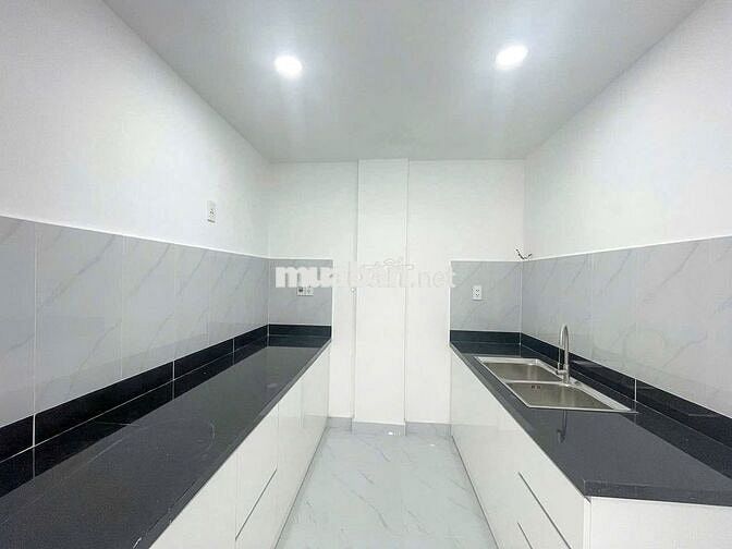 Cho thuê căn 84m2. Có máy lạnh. 7tr. Miễn phí QL.