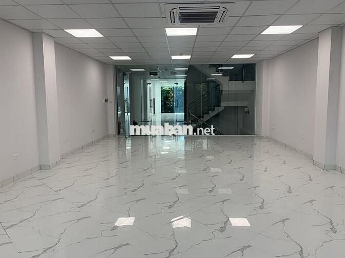 Cho thuê văn phòng tại Nguyên Hồng, Đống Đa sàn 70m2 giá 14tr nhà mới.