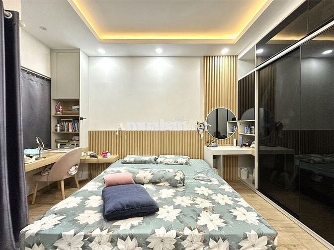 12,5 Tỷ- 2 chiều Nguyễn Xí,p26, Đồng Bộ Nhà Đẹp ở ngay !!!