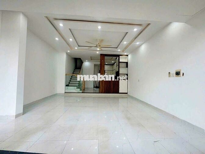 Nhà 3 tầng mặt tiền đường Lê Thanh Nghị sầm uất