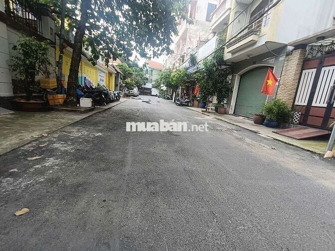 Hẻm 12m tô hiến Thành. Q10. DT: 5,5x18m. CN:104m 4 tầng. Giá 17 tỷ