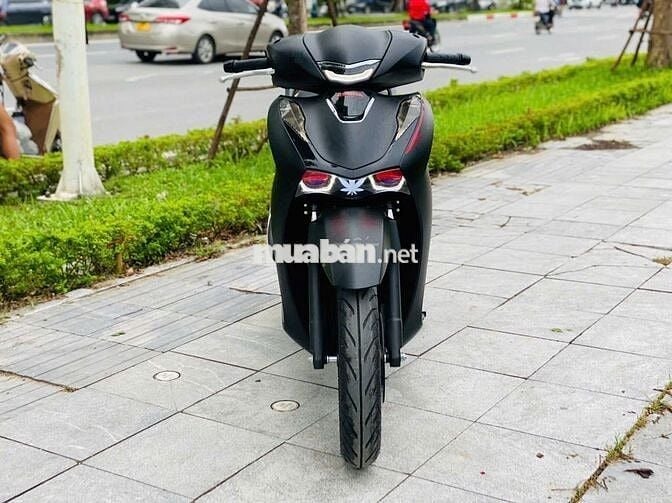HONDA SH 160 MÀU ĐEN NHÁM CHẠY 200KM MỚI TINH