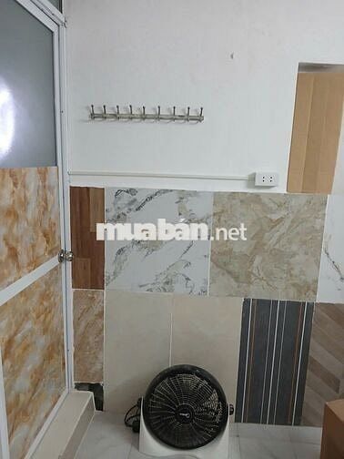 cho thuê phòng khép kín 16m  cách đường nguyễn chí thanh 50m  .....