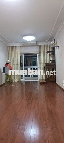 Bán chung cư CT18 Việt Hưng - 97m-3PN-Lô Góc-View đẹp- Nội thất xịn