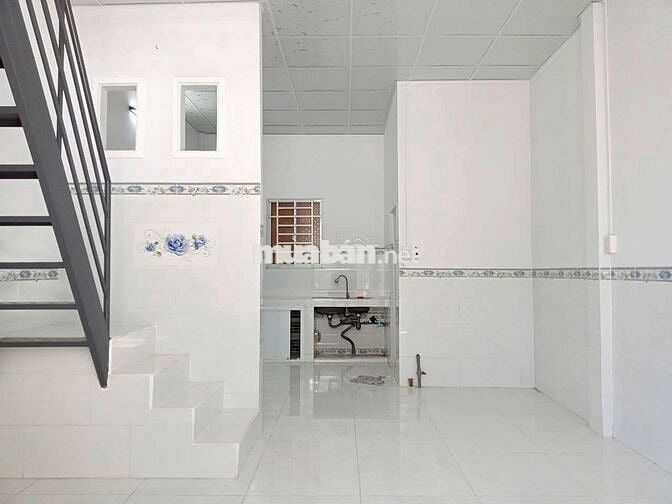 NHÀ KIÊN CỐ 2 PHÒNG NGỦ, CÁCH TRƯỜNG CĐ KINH TẾ KỸ THUẬT 5P CHẠY XE