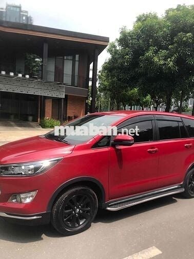 Toyota Innova venturer