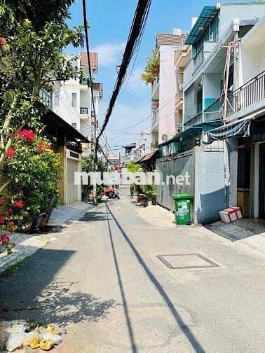 nhà gần sát mặt tiền lê đức thọ. hẻm 1 xẹt 2 xe hơi né nhau