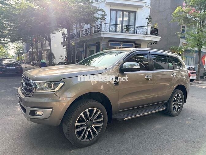 Ford Everest 2020 Titanium 2.0L 4x4 AT full xe zin