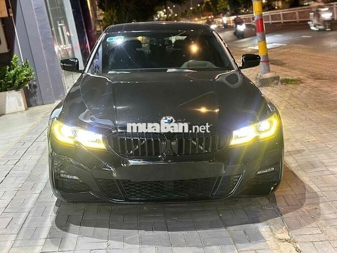 BMW 3 Series 2022 330i M Sport - 18000 km Bank 90%