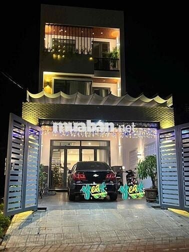 Nhà hiện đại trung tâm Tp.Bảo Lộc Full thổ cư Hàng hiếm 2 oto né nhau