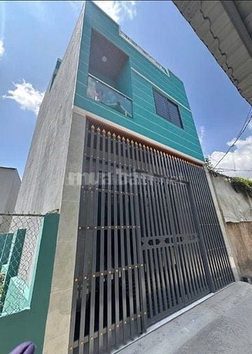 3 tầng đúc BTCT- Cần Giuộc, Long An- sổ sẵn công chứng liền, hỗ trợ NH