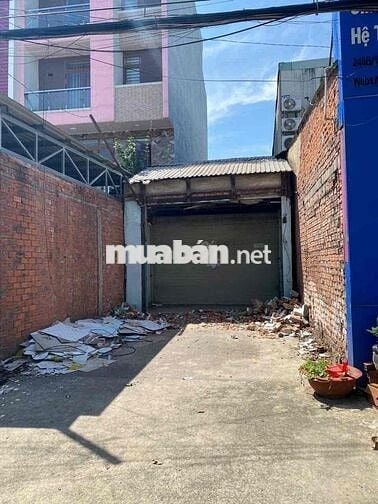 Mặt bằng kinh doanh 122m2 mặt tiền đường DT743.